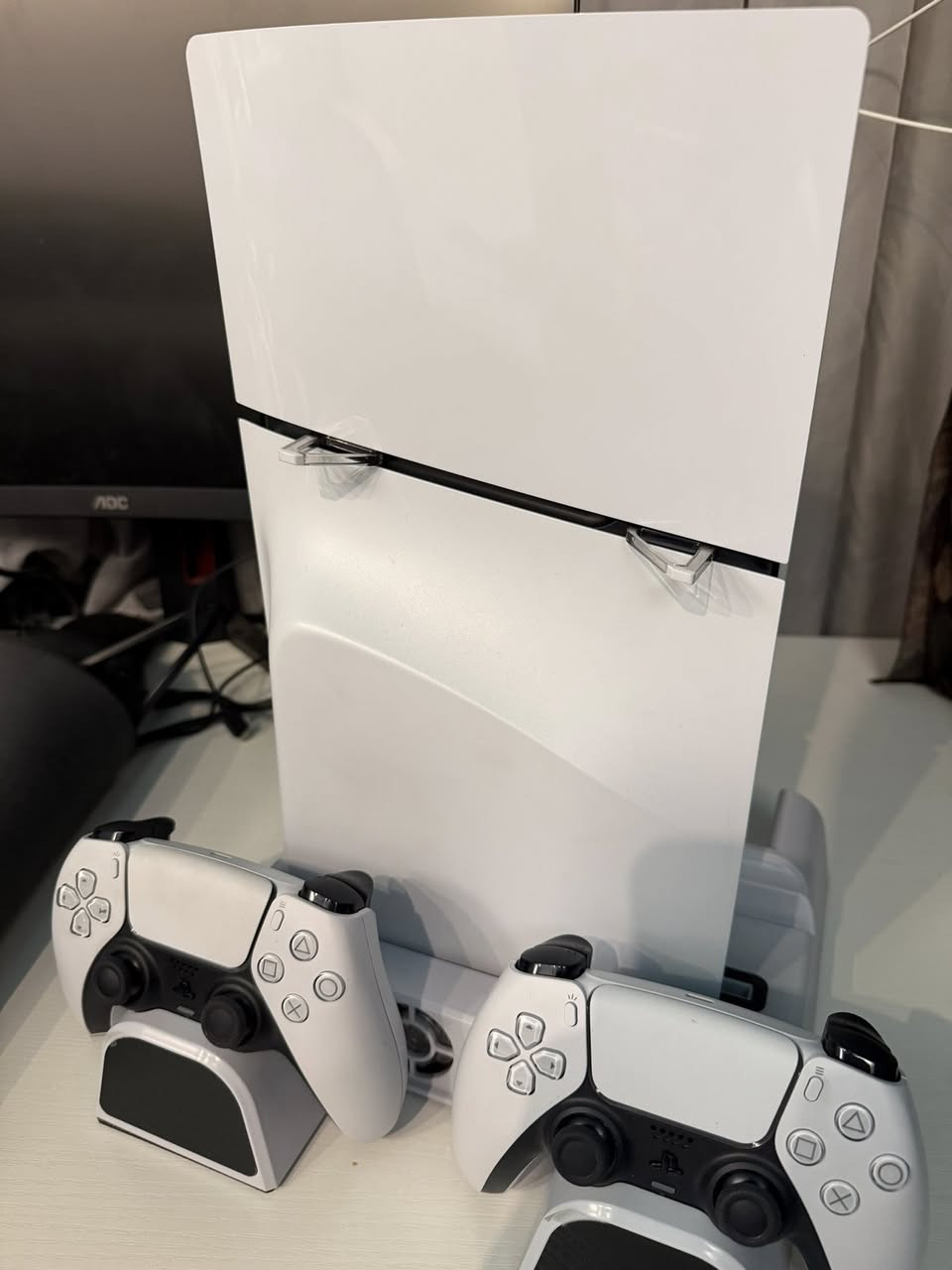 بلي 5  سلم نسخه استرو بوت  ويا قرص فيفا وقاعده شحن وتبريد وجويستك عدد 2
سعره 750 الف ما بي مجال 
***********
مكاني بغداد المنصور
