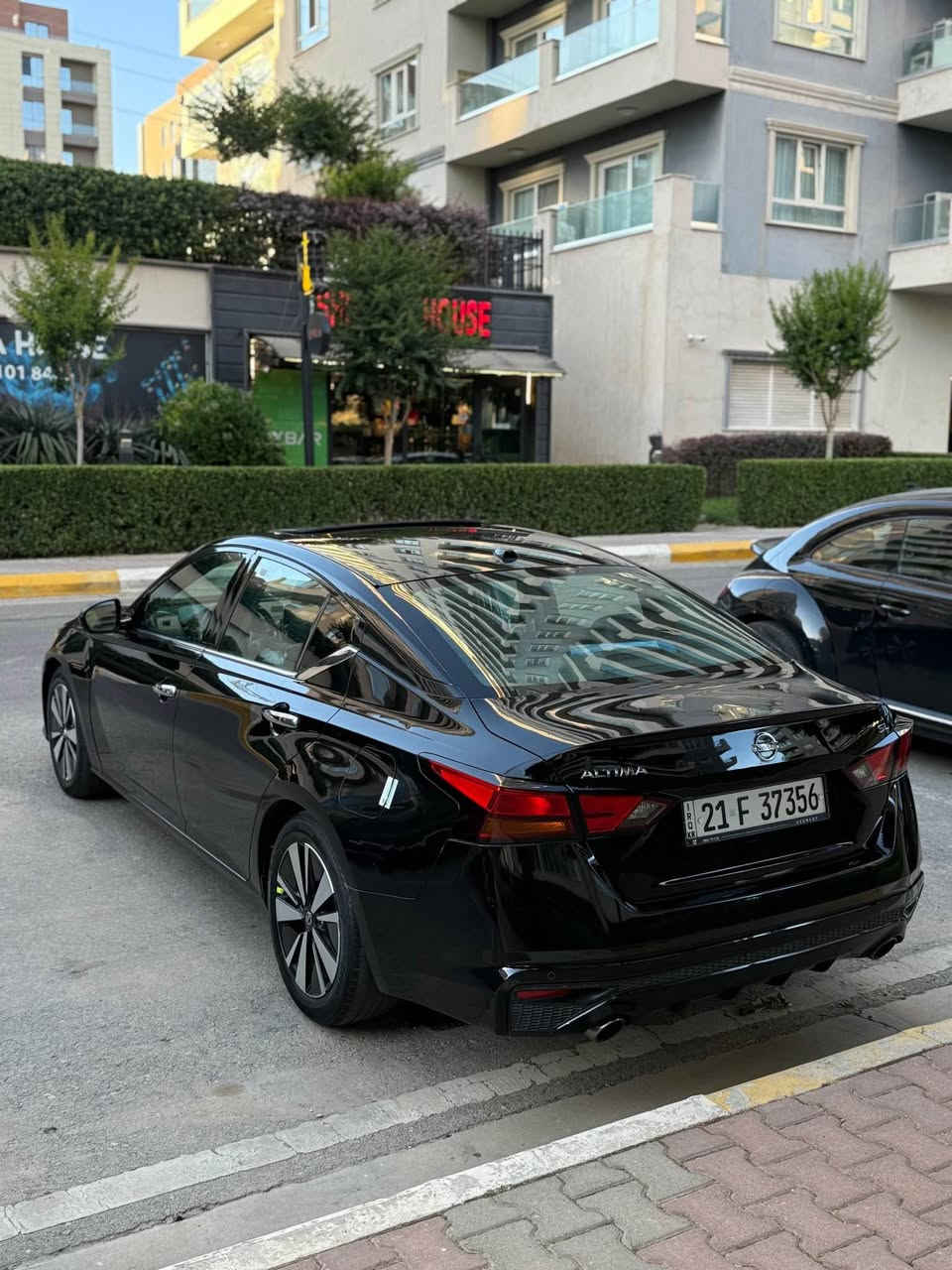 altima 2019 SL
يةك چةمةلةخي پيشةوة بوياخة
گير و مةكينةو كارةباي و تةقةو رةقة بةشةرت
دوو تةعديلي هةية
ماوةي روشتن 115 مايل
شوين سليماني 
رةقةم شاسي
1N4BL4EV0KC178381

***********
*********** السليمانية, العراق
