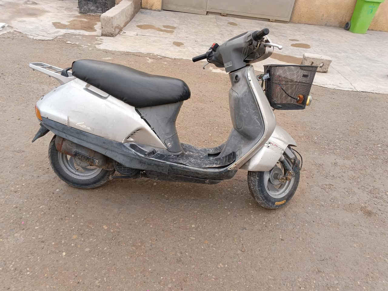 ليدي ياباني دراجة نكرة سلف زوج تايرات جدد كهربائيات شغاله لايت ثلجي مجفته قبل شهر سرعة 100مكانهه ديالى رايدهه قفل 250 الشراي يتصل ***********
