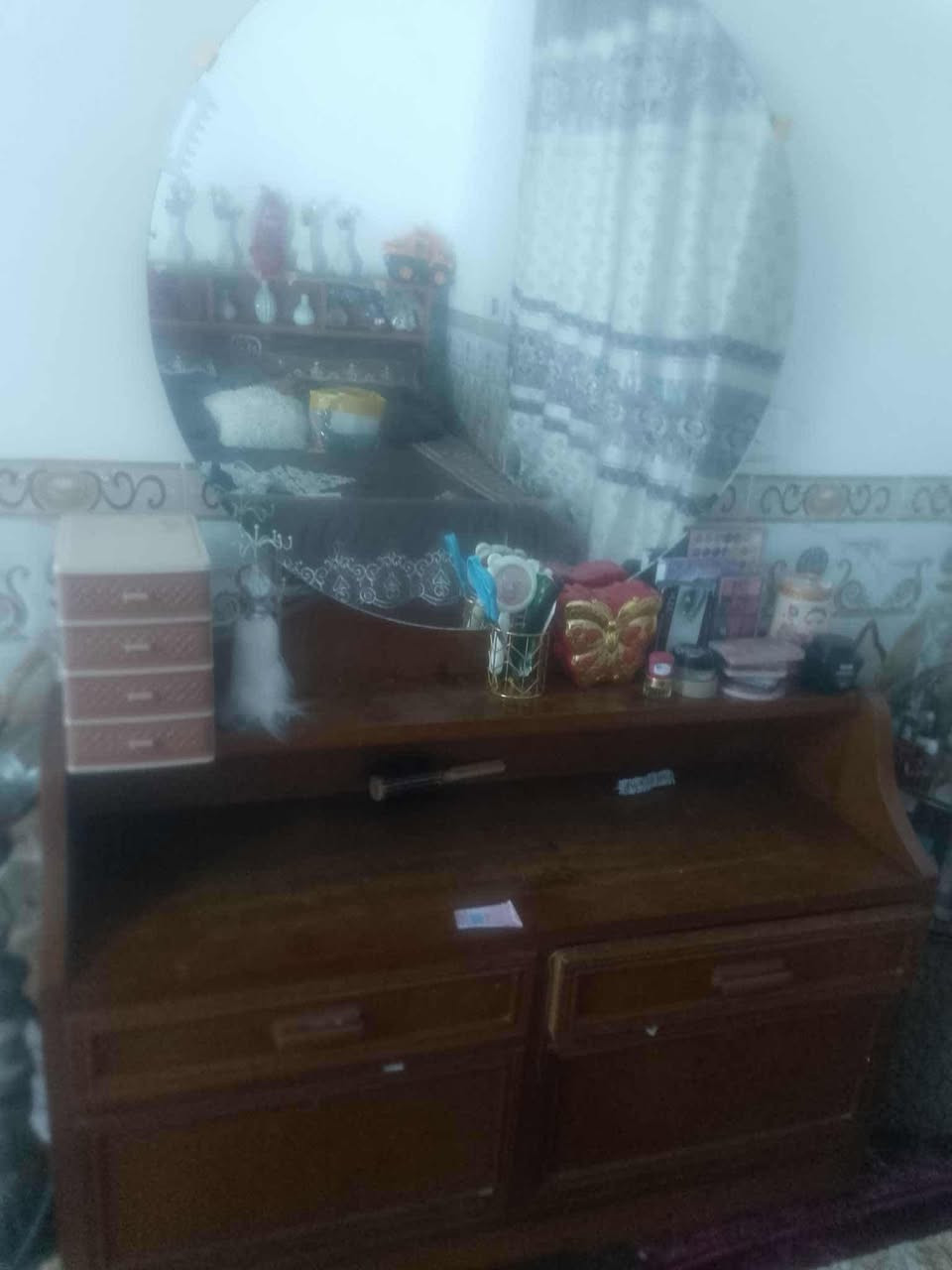 للبيع غرف النوم 250 
الديوان 80 قياس 8 امتار
الثلاجه 70 وضع شركه


**إذا كنت صاحب هذا الإعلان وتريد حذفه لأي سبب، رجاءا أرسل رسالة إلى الدعم الفني**