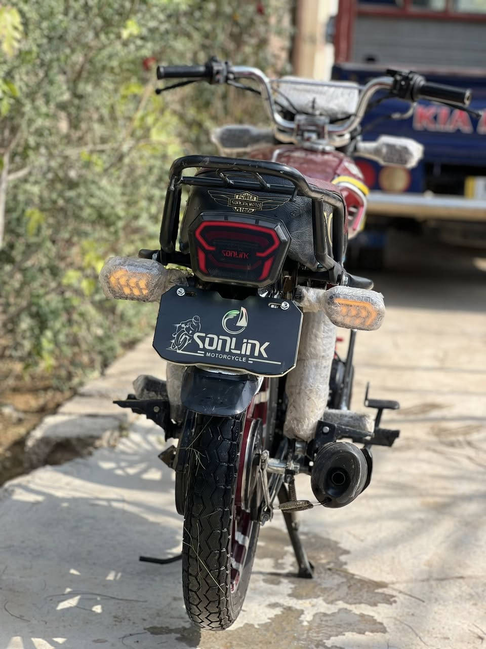 السلام عليكم دراجه سولنك موديل25مكينه سيبي اف بدون ارتجاج ضاغطه وزنجيل لحد يسلني شبيه الدراجه كفاله عامه الصور تحجي السعر انتصل وتدلل ***********مكاني ديالى بعقوبه الصناعه الثالثه
