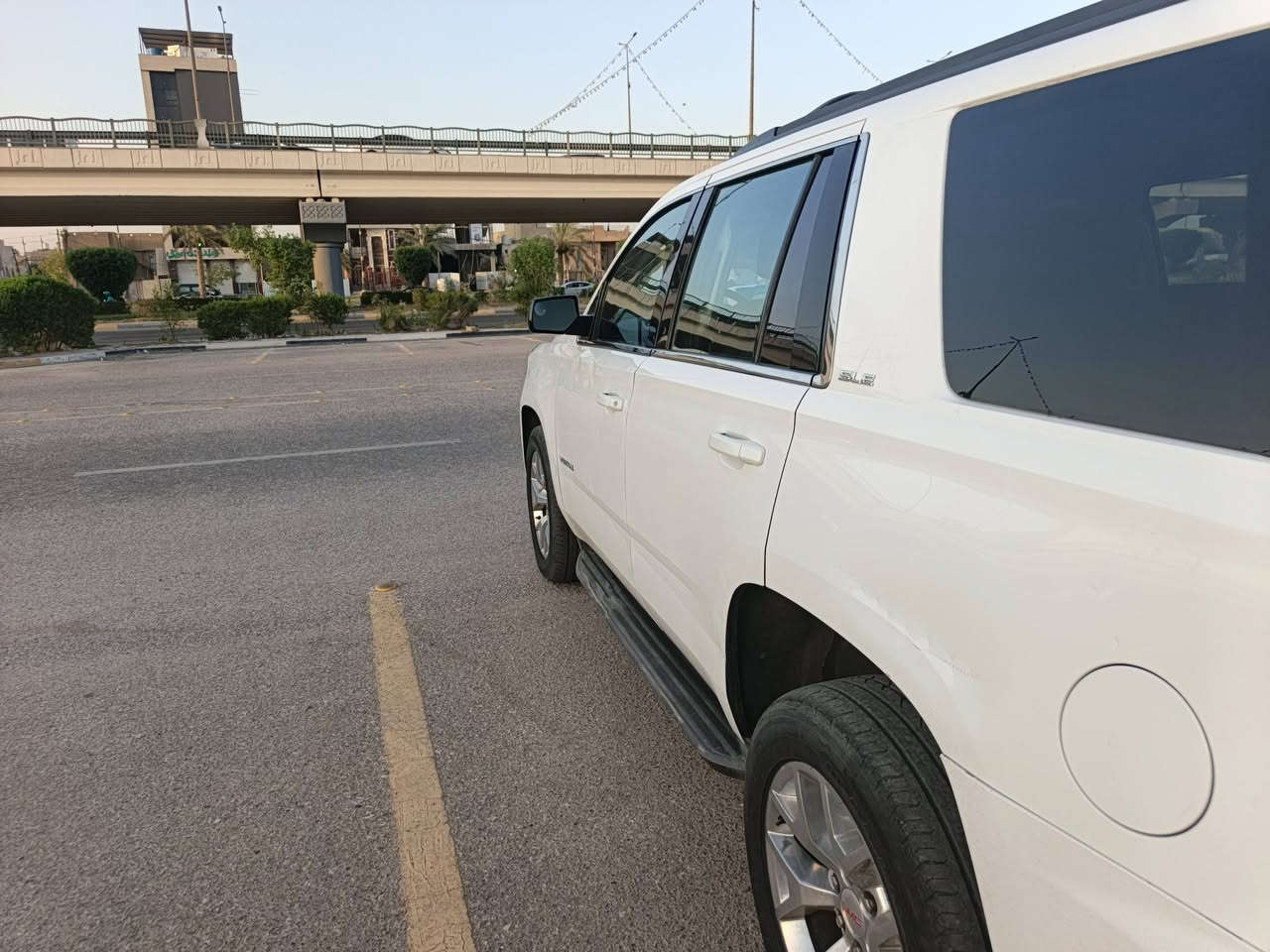 جي ام سي يوكن ٢٠١٧ دفع خلفي ثنائي
‎وارد امريكي (تقرير غرق) 
‎رقم كربلاء انكليزي تحويل مباشر بأسمي
‎بدون صبغ او ضربة
‎ماشية ٨٩ ألف ميل فقط
‎السيارة جديدة و ما متعوبة
‎بيها رصعات خفيفة بالجانب الايسر
‎كما موضحة بالصور
 ‎و اشياء اخرى بسيطة جدا. 
تنزل من سعر السيارة
‎للاستفسار الاتصال
‎***********
‎***********
مكان السيارة كربلاء
السعر ٢٧٥
