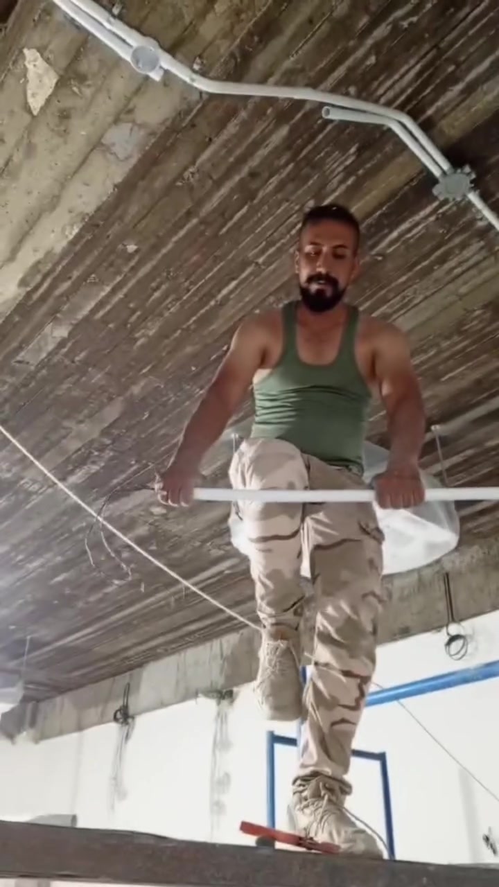 سلام عليكم 
فني كهرباء متفرغ للعمل 
داخل بغداد   احور يومي او قطعي 
*********** وتساب
