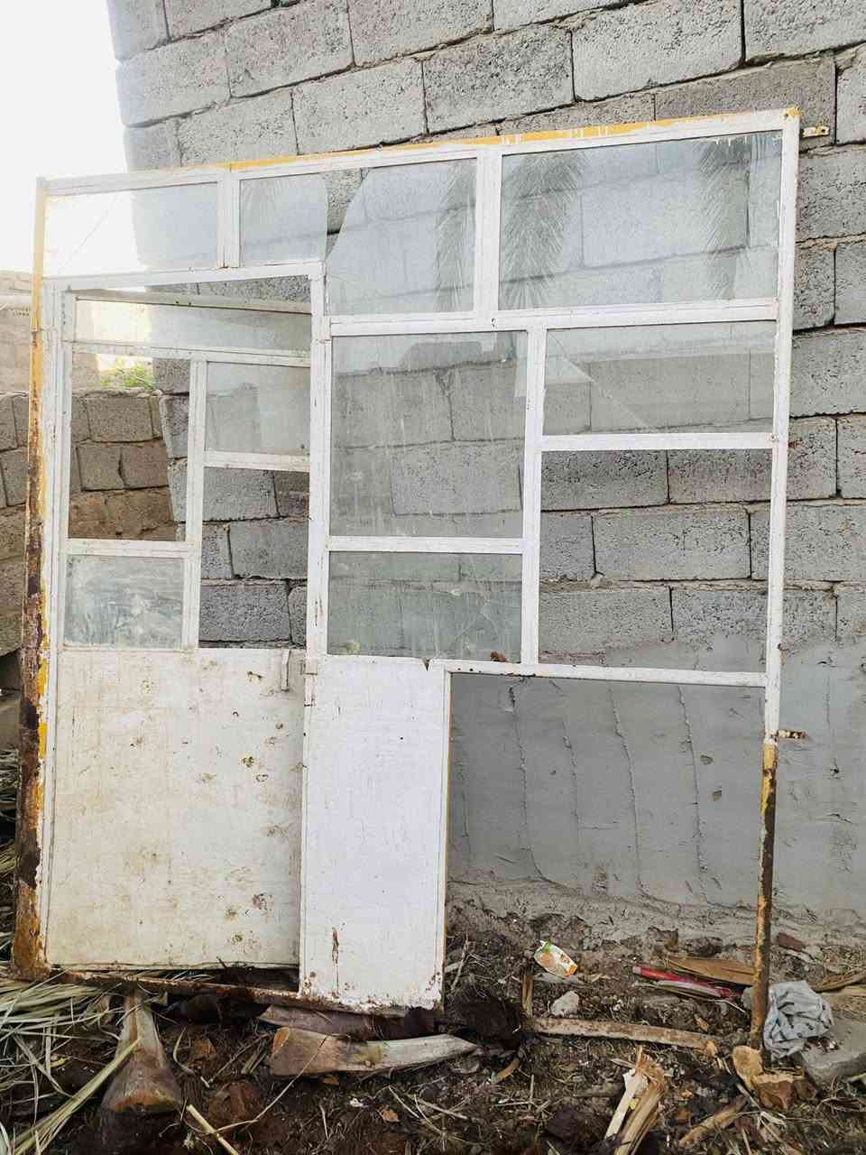 باب دفتري طول 3 متر عرض 260
كبنكات العرض 2 متر
جام خانه طول220 العرض 220
***********
