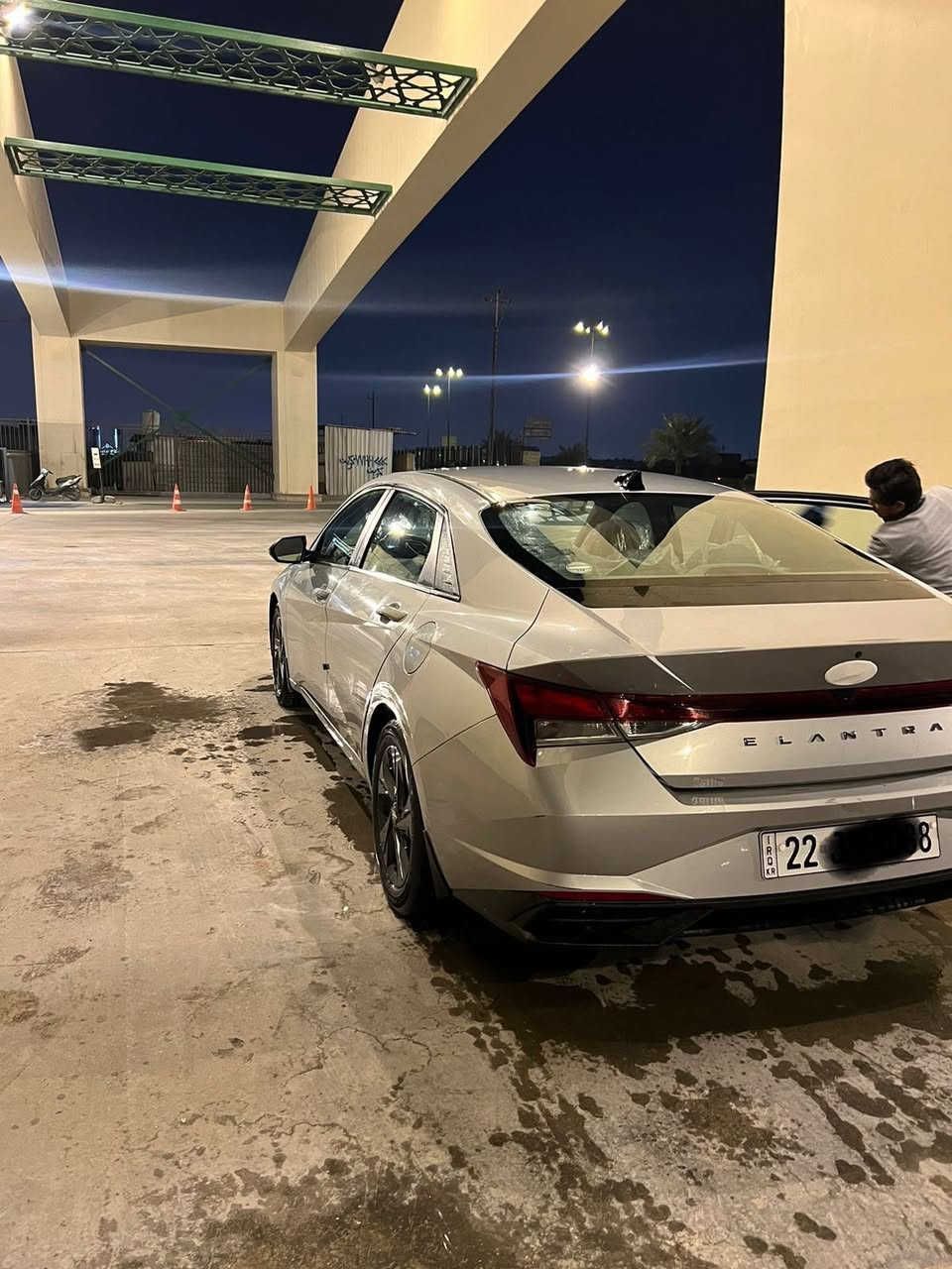 السلام عليكم
النترا  2022 ELANTRA  SEL مرقم أربيل 
وارد امريكي حادث بنيد وجاملق  ليبل واحد   

المواصفات  ( SEL تعتبر نص الفول عدى الفتحه وجلدفقط)
١- بصمة تشغيل ابواب وصندوك بصمة .
٢- تشغيل عن بعد 
٣-محرك 2000 Doch دوش المرغوب بدون دوانز.
٤-كاميره خلفية دوارة.
٥-رادارات 360 درجة ( جانبي خلفي) .
٦-مانع التصادم الامامي والخلفي.
٧-تحكمات ستيرن 
٩- ثلاث وضعيات قيادة (اقتصادي-سبورت-ذكي).
١٠- مثبت سرعة ذكي ( التحذير عند مغادرة المسار ).
١٥-ويل 16طسه حلوه كلش 
١٦-اضواء ترحيب عند الاقتراب.
١٧-لايت لد حاجب ابيض اصلي
١٨- نقطة عمياء.
٢١-كير اوتماتيك 
٢٢-تحديد مسار وقيادة الية والسياقة على خطوط الشارع في حال الاجتياز تنبهك.
٢٣-مانع انزلاق نظام التركشن.
٢٤-تبريد شاشة دبل فريز  منفصل.
٢٧-مثبت سرعة ذكي ( التحذير عند مغادرة المسار ).
٢٨-تدعم نظام الابل كار بلي والاندرويد واير ليس 
ربع سماعات وليس ثنين  ١٣٧ وبيه مجال قليل
بغداد النواب الامين الثانيه
للاتصال او واتساب
***********
سياره بدون ايرباك تبديل قطعتين مال امريكا وقطعه بل عراق وطخه بدوسه 
سيارة بسم شركه تريد وكاله تريد تحويل حاظر
