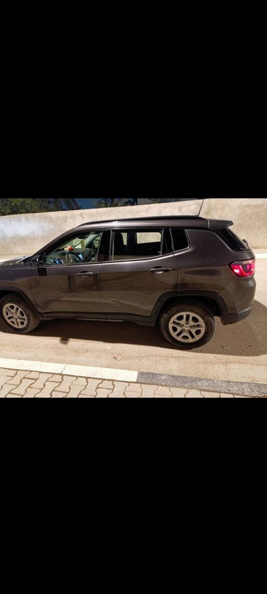 السلام عليكم 
جيب كومباس وارد امريكي 
ضرره جاملغ ايسر وبنيد 
مديل ٢٠١٨
مكينه ٢٤٠٠
السياره جاهزه كير ومكينه وحداده كفالة 
السياره جوه الفول
مكان السياره بصره 
السعر ١٢٢ وبيه مجال بسيط 
للاستفسار:***********
