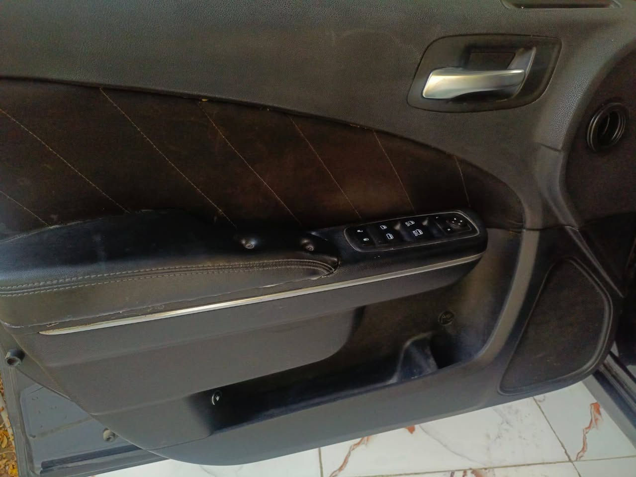 البصرة قضاء الصادق 
جارجر 2017 أصل مكفولة فقط بارد بسيط السيارة نظيفة واحلى من الصور رقم دولي سنوية ل 29 
التفاصيل الاتصال ع الرقم ***********

السعر 218$
