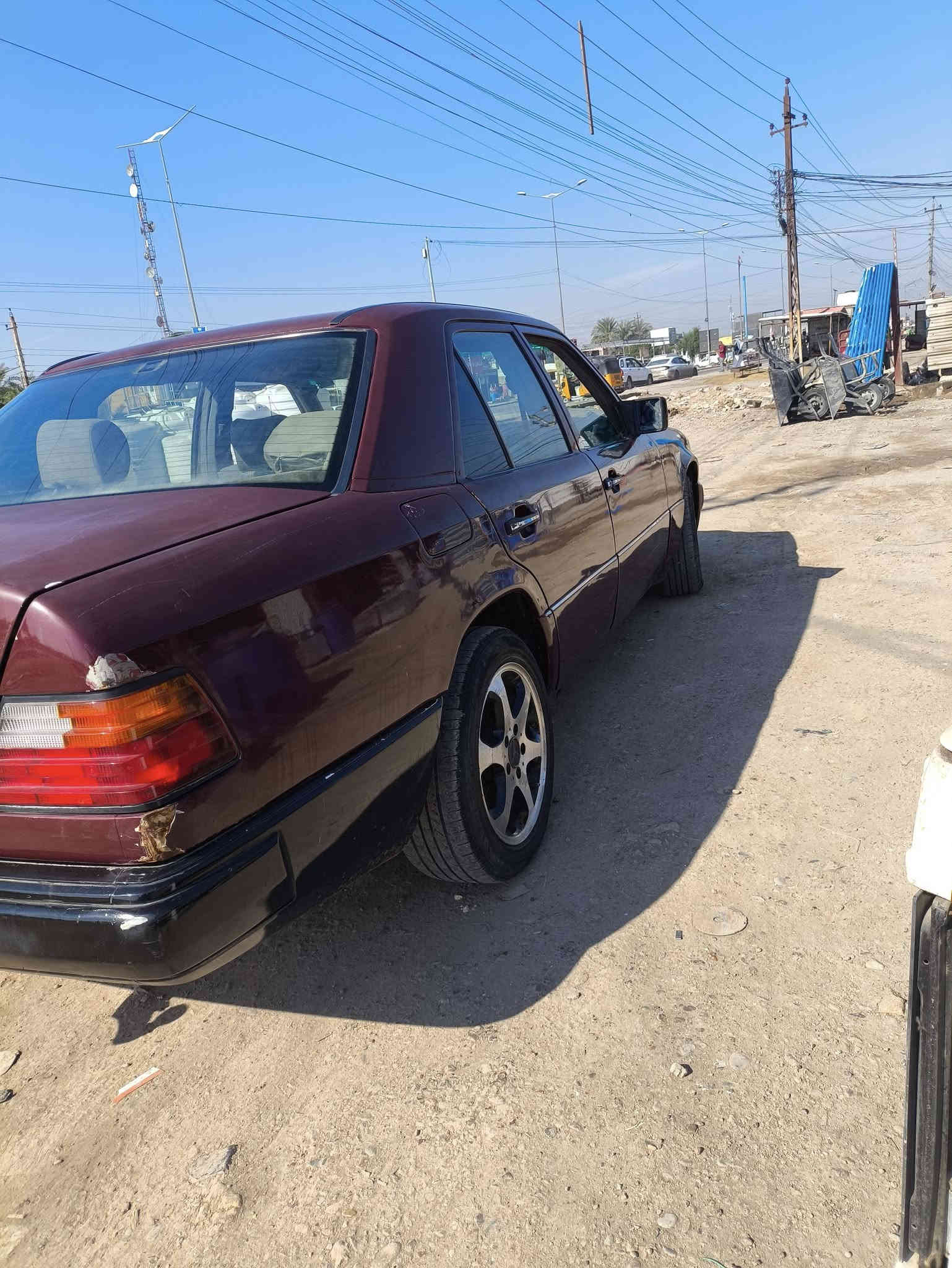 السلام عليكم مارسدس دب موديل 90 كامله وجاهزه مال جناي مكينه ففتي جديده رقم بغداد بسمنه السعر 55 وبيه مجال عنواني مدائن سلمان باك وهاذ رقمي ***********
