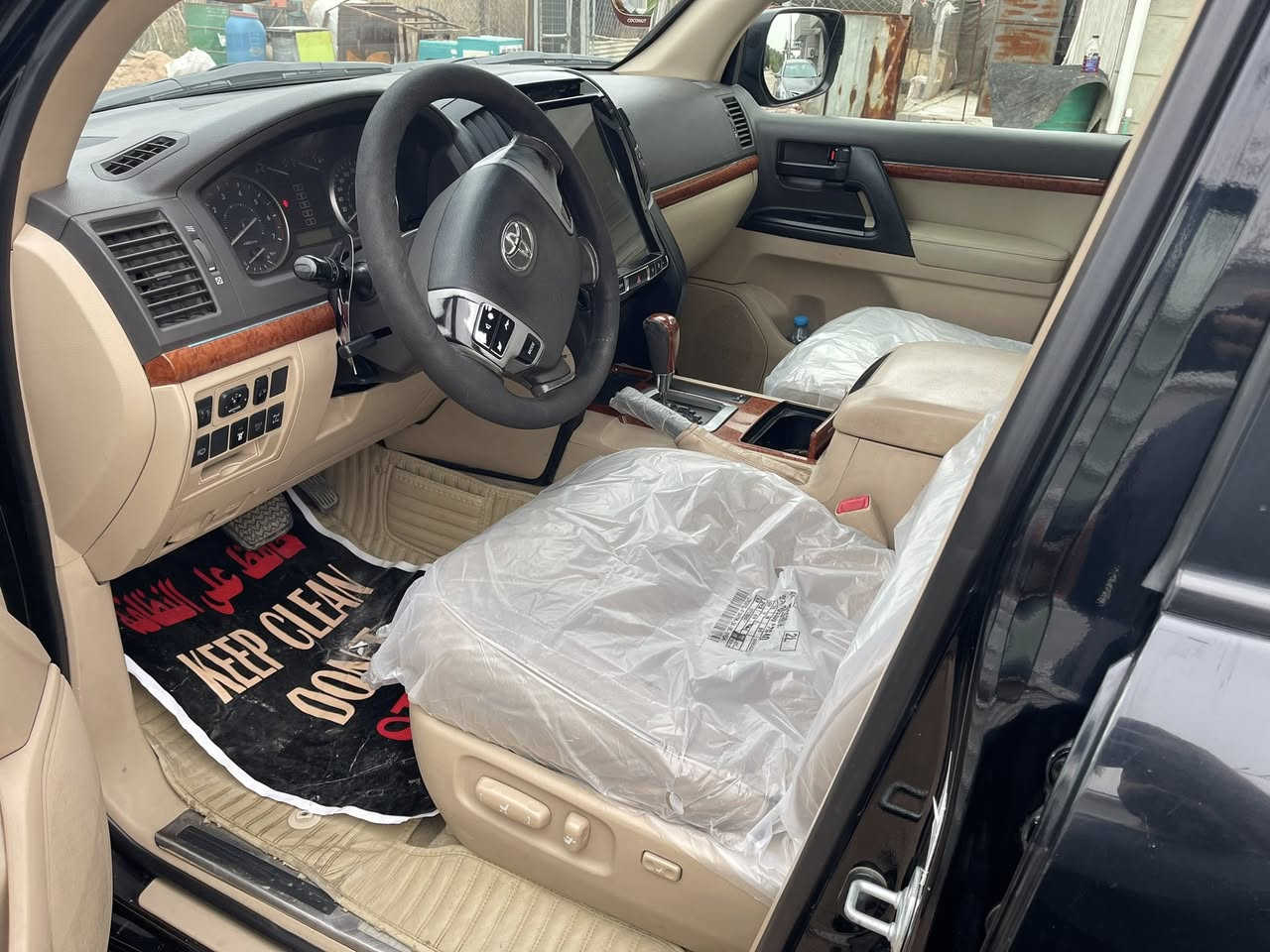 لاندكروزر 2012 مكفوله بريم مكينه 6 سلندر رقم وسنويه وهزه شمالي جديد اي استفسار اتصل مكان بالحله 
السعر   320
***********
