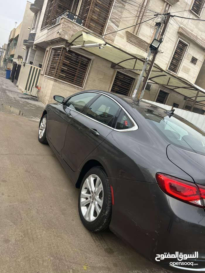 سلام عليكم  كرايسلر c200
موديل 2016 السياره ماشيه 85 الف كيلو حقيقي 
مواصفات السياره شاشه جبيره 
تدفئه كشنات امامي
نضام ترحيب عند الاقتراب 
تشغيل عن بعد 
الكير و المكينه كفاله  
شادلهة عدسات ب 450 الف 
وبقيه المواصفات معروفه 
السياره باسم شركة  شرط التحويل ثاني يوم
السياره نضيفة جدا 
السعر 115 و بي مجال للشراي 
***********
