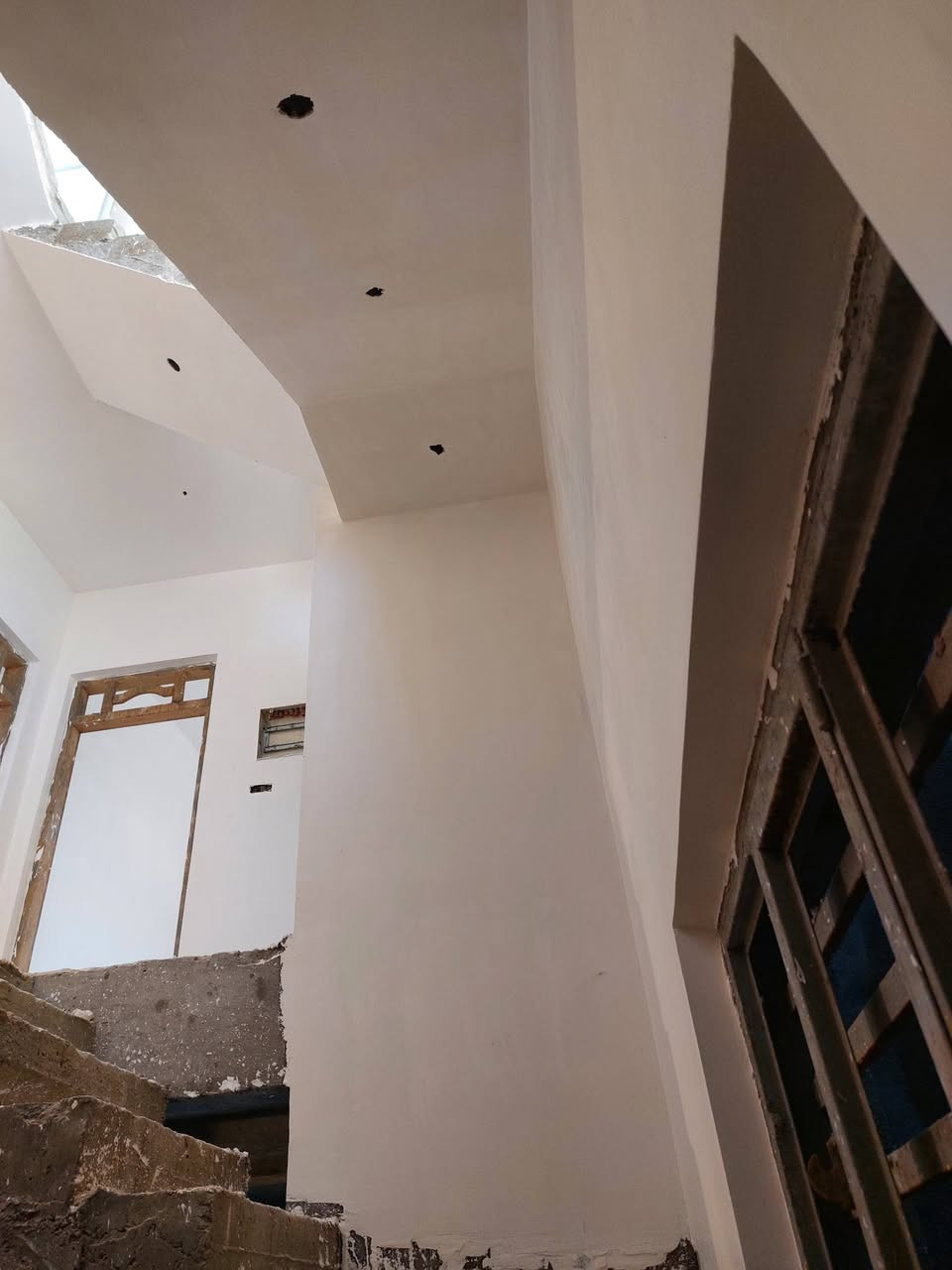 خلفه جص وبورك درجى اولى 
حاليا متفرغ جزه من عملنا
***********
