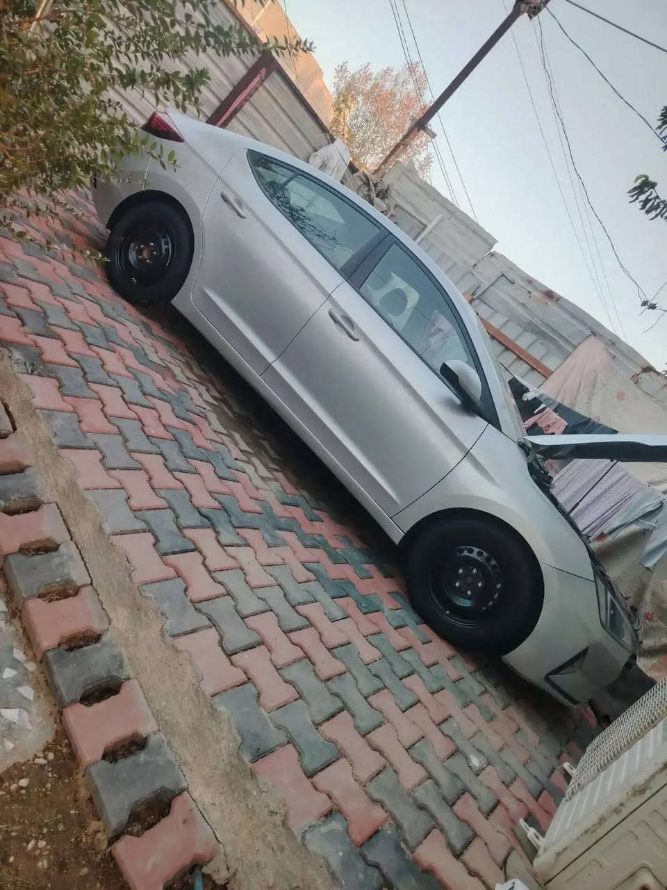 النترا ١٩ بيها بنيد بس رقم بابل بائسمي ما ناقصه شي مكاني كربلاء سعر ١٣٥ ***********
