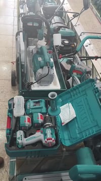 دريل شحن ١٦٦ نيوتن يشتغل همر وتثقيب وفتح وشد مع بطاريتين ٥ امبير وشاحن...