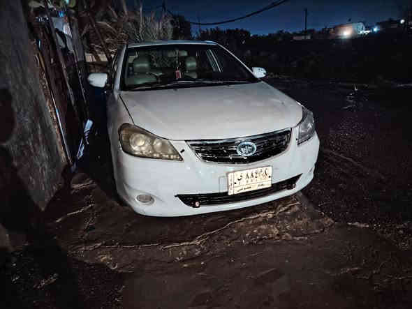 سلام عليكم بي أيدي20013 مكينه كير. مكفول مصبوغه  بيها ضربه من كدام ماليحه العود  رقم بغداد صدر امامي خلفي جيد  رقم *********** سعر ٤٠ بيها مجال
