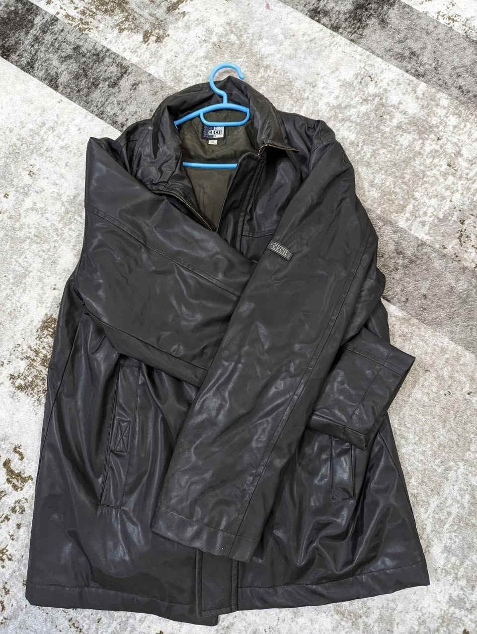 قمصلة سيسيل حجم xL نظيفة جدااااا نجف حي النصر ماخذيها 350  معروضة 150 مع مجال *********** النجف, العراق
