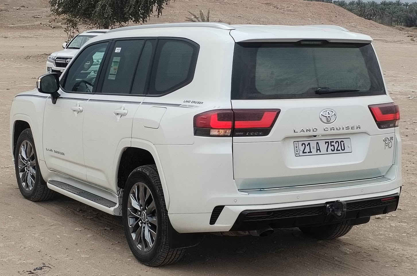 سلام عليكم من رخصت مدير الكروب سياره الاندكروز موديل 2024 ساز ماشيه ٢٣ الف مقلفه سياره لا شخط ولا رصعه سياره مكفوله كفاله عامه من كل نواحي تحويل مباشر ٣ شاشات رقم سليمانيه مميز مكان سياره بابل جبله سعر 68 يعني ٦٨٠ نتصل ودلل /***********
