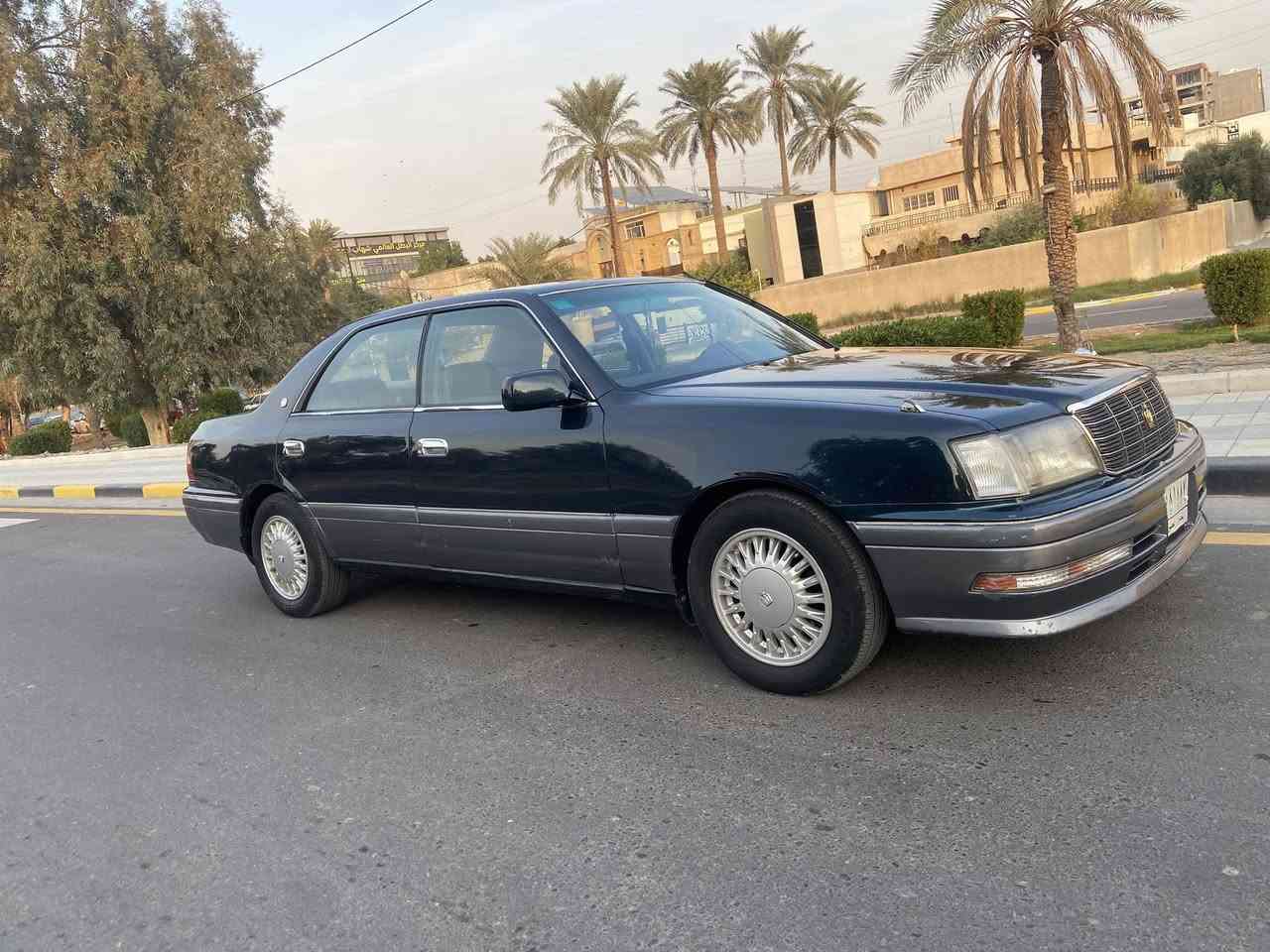 السلام عليكم  اخوان سياره للبيع كراون (بجعه) موديل ٩٧ رقم بغداد السياره كلش نظيفه تخم تاير صدر امامي خلفي جديد كير محرك على وضع الشركه السياره ما بيه نقص اي شي         ملاحظه السياره مو باسمي وصاحب السياره ما اندله وين مكانه واني اكفلها قانونيا وعشائريا وتجي للبيت مالي وتاخذ كل الضمانات واني ممنون والسعر ٥٥ وبيه مجال جدا بسيط وعنواني بغداد حي الجامعه موبايل *********** علي ابو قمر
