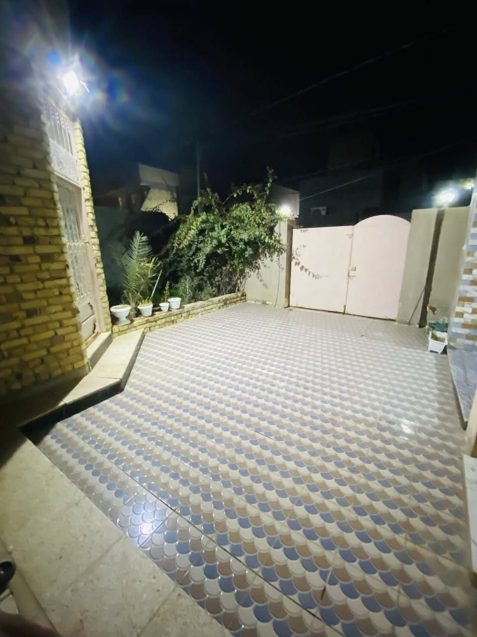 مكلف بلنشر
بيت بحي الزهور طابو صرف مساحه 250 نهايت شارع البريد 
  غرفه عدد2 صاله مدخل صاله مطبخ حمام داخلي وخارجي براني طارمه وحديقه للستفسار الرقم ‏‪0787 330 5820‬‏
