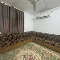 ديوان • ٨ مقاعد • متضرر
