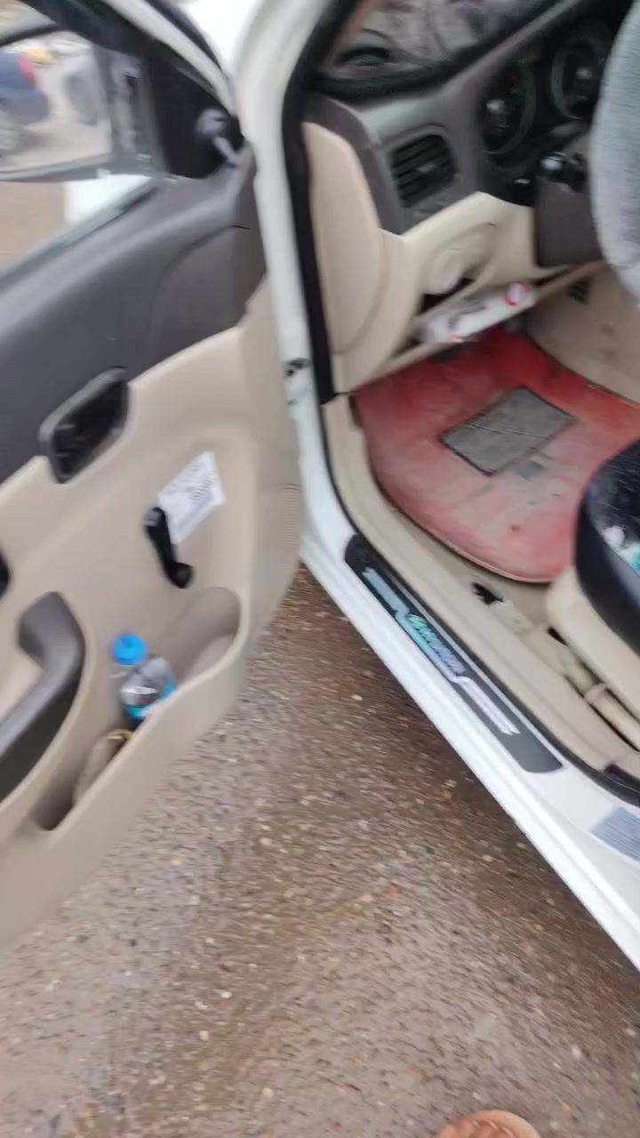 السلام عليكم اكسنت موديل ٩ محرك ١٦ شرط التحويل ولوكاله السياره بيهه قطعه وحده جاملغ امامي مبدل شركه  فقط كلهه شرط مناقصهه اي شي دفتر بانزين سنويه جديده صدر تخم تاير تبريد السياره جديده حيل السعر ٩٠ وبيهه مجال هاتف*********** او مراوس بالنتره افانتي
