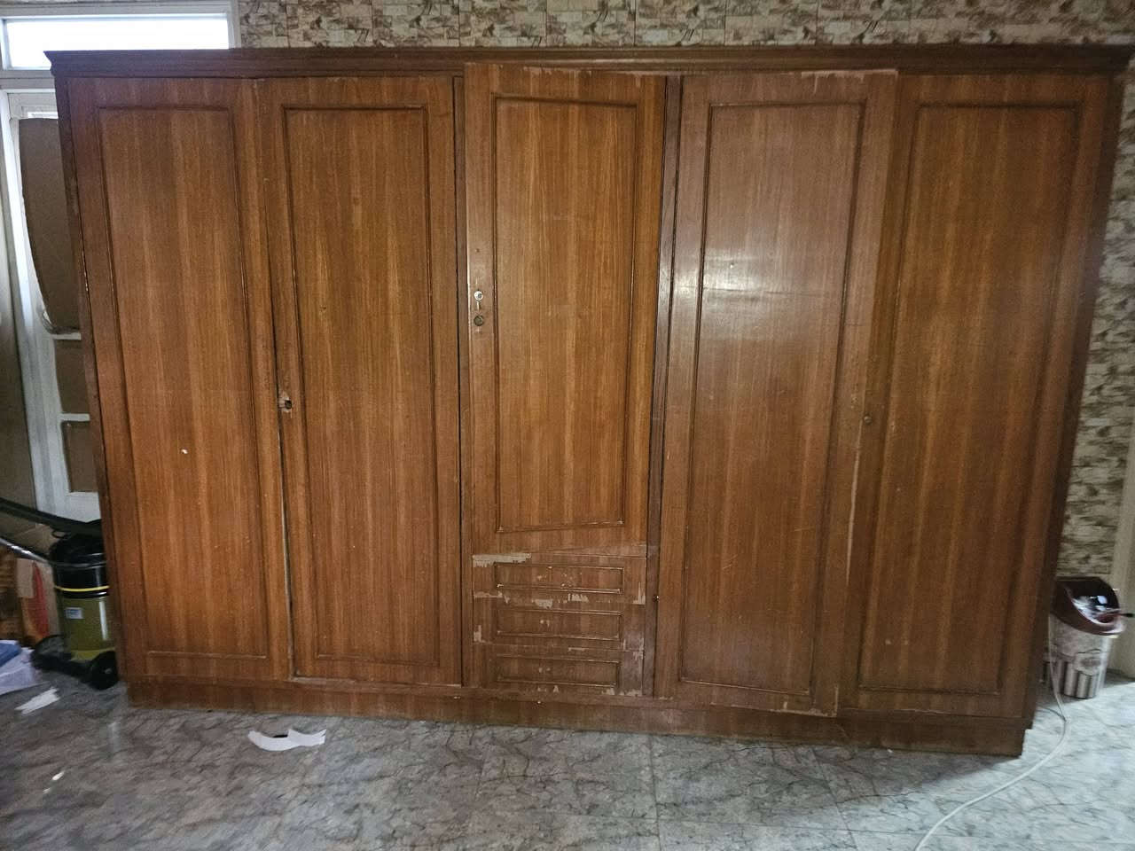 كنتور 5  ابواب صاج بره وجوه للبيع محتاج تلميع فقط
١٢٥ الف بغداد حي الخضراء 
*********** واتس اب
