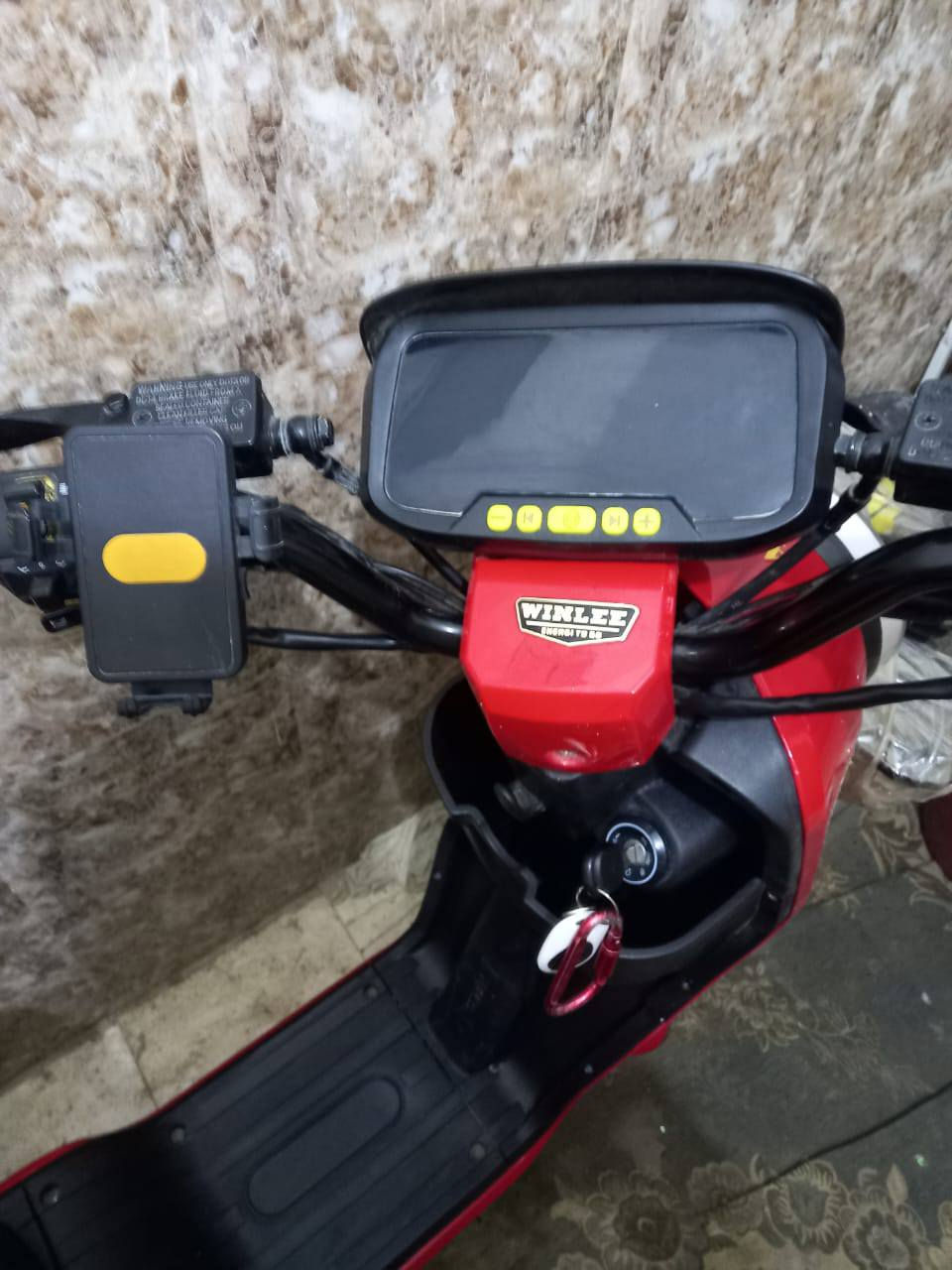 سلام عليكم 
دراجه شحن
نوع R9 
موديل 2026
بطاريه اربعه  
الباسكل بحالت الوكاله
شاشه ديجتل
اللون احمر مواصفات عاليه 
وبي اربع نمر 
ضوه قوي لد ابيض
وزج امرايات 
ورقم الوكال
والبايدان موجود 
وسماعه بلوتوث 
للبيع سعر 500 وبي مجال للطيبين
وتحياتي


**إذا كنت صاحب هذا الإعلان وتريد حذفه لأي سبب، رجاءا أرسل رسالة إلى الدعم الفني**