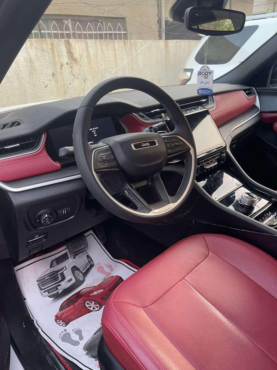 السلام عليكم حبايب 
جيب موديل 23 فئة التيود خليجي فول السياره مكفوله من الصبغ والضربه والسونار مرفق بالمنشور سعر 35 الف بيها مجال بسيط 
مكان سياره حي العدل 
للتواصل ***********
