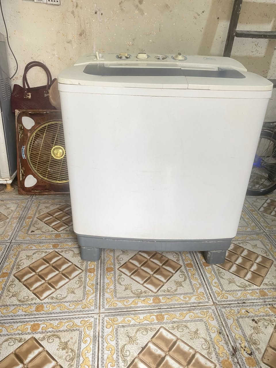 ￼
‏غسالة للبيع نشافة تشتغل مالته الغسل ما أعرف ايش بيها على السعر 35 وبي مجال تعال خاصة الدلة


**إذا كنت صاحب هذا الإعلان وتريد حذفه لأي سبب، رجاءا أرسل رسالة إلى الدعم الفني**