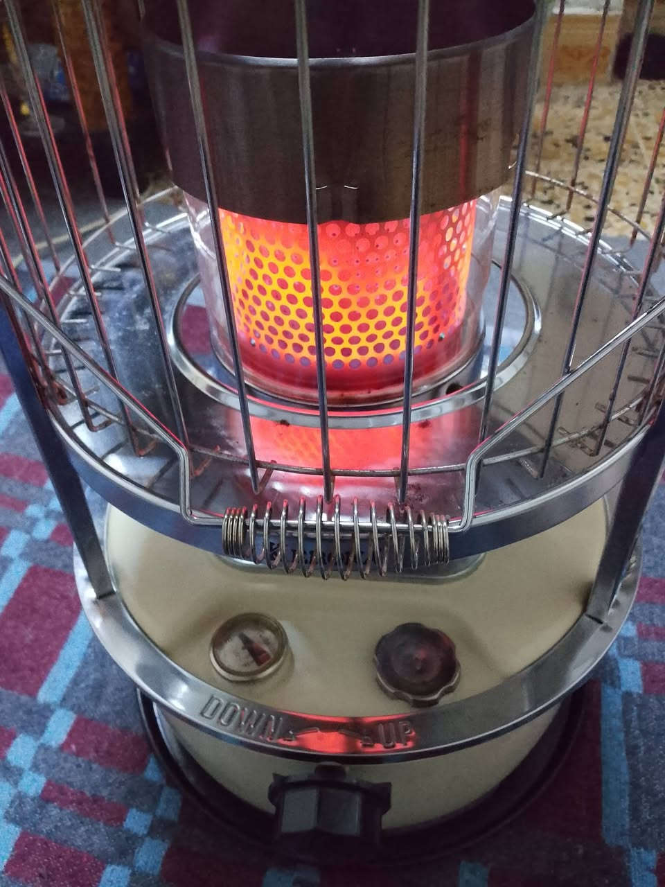 السلام عليكم صوبه فوجيكا جديده نظافه 100بل 100السعر 40 الف للتواصل ***********
