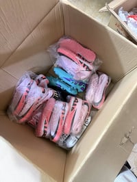 ‼️شباب احذيه رياضيه 👟موجوده كميه قياسات 38/39/40 سعر القطعة 15 قطعتين ...