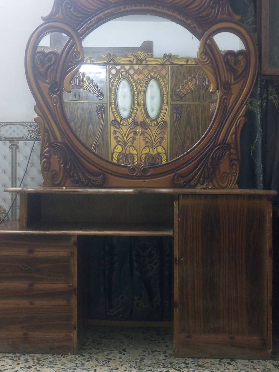 سلام عليكم غرفه صاج جديده عوزهه وارنيش ويداد  شوف عينكم سعرهه 600.... ***********
