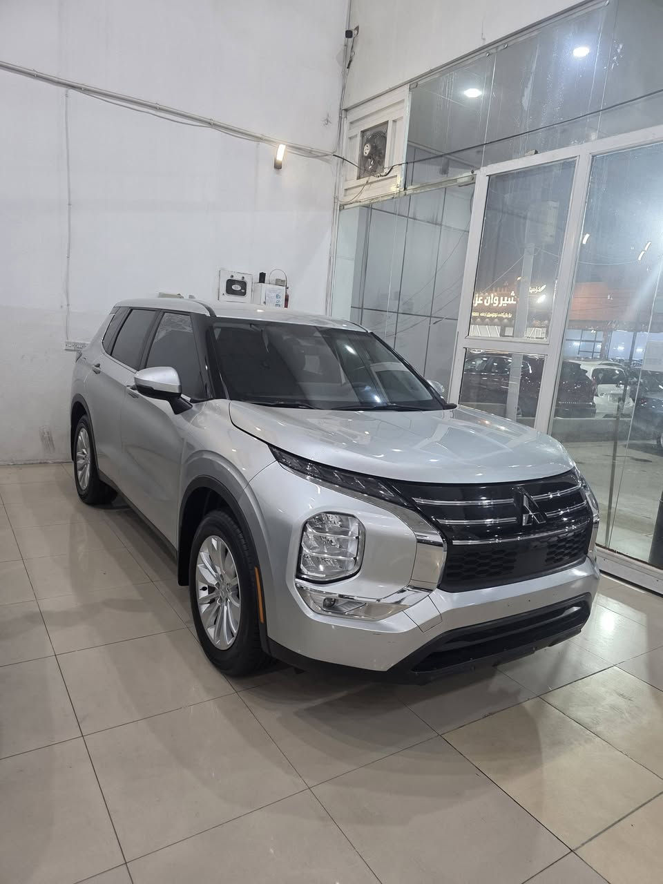 𝟐𝟎𝟐𝟓 𝐌𝐈𝐓𝐒𝐔𝐁𝐈𝐒𝐇𝐈 𝐎𝐔𝐓𝐋𝐀𝐍𝐃𝐄𝐑
ميتسوبيشي اوتلاندر موديل : 2025

اللون : رصاصي فضي

عداد المسافة : 4500 ميل  قابل للزيادة

عدد المقاعد : 7 راكب

حجم المحرك : 2.5L ( 4,سلندر )

بدون صبغ فقط تبديل جزء من الدعامية 

كافة الايرباكات سليمة %100

فول فول مواصفات 1/1

دبل اكسل (𝐀𝐖𝐃) 
 
بصمة تشغيل 
 

شاشة دشبول ديجيتال

سستم سماعات 🔊𝐇𝐀𝐌𝐀𝐇𝐀🔊 

‏‎
كاميرة

هاند بريك بصمة

اوتو هولد (𝐀𝐔𝐓𝐎 𝐇𝐎𝐋𝐃)

اوتو ستارات (𝐀𝐔𝐓𝐎 𝐒𝐓𝐀𝐑𝐓)

اوتو ستوب (𝐀𝐔𝐓𝐎  𝐒𝐓𝐎𝐏)

رادار امامي (تحديد مسار)

رادار جانبي  (نقاط عمياء)

رادار خلفي (التحذير من الاصطدام)

حساسات امامي

حساسات جانبي 

حساسات خلفي 

نظام (𝐄𝐂𝐎)

نظام (𝐍𝐎𝐑𝐌𝐀𝐋) 

نظام (𝐓𝐀𝐑𝐌𝐀𝐂)

نظام (𝐆𝐑𝐀𝐕𝐄𝐋)

نظام (𝐒𝐇𝐖𝐎)

تحكمات استيرن 

تبريد لمس 

تبريد مركزي 

عدد المقاعد 7 راكب

صندوق شفط

لايتات (𝐋𝐄𝐃) ليد عدسة زينون بيلادي 

بلاجيكتور (𝐋𝐄𝐃) ليد بيلادي

بكلايتات (𝐋𝐄𝐃) ليد بيلادي

ويل كروم 

بعد هواية مواصفات…

‏‎تفاصيل اكثر الاتصال علی ارقام التاليه  

‏ WhatsApp - Viber

***********

بغداد الدورة 

سيارة لوك شخط مابيها بأسمي مرقم اربيل

