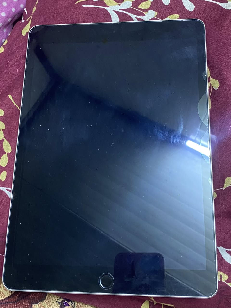 السلام عليكم 
ايباد ٩
ذاكره ٦٤
مكفول من كلشي
السعر ٢٥٠ وبي مجال 
مكاني بغداد البلديات
***********
