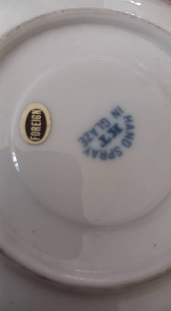 صحون بورسلين عتيقة من ريغا كي تي، لون أزرق ملكي، بنقوش زهور
التاريخ الذهبي (35534)


**إذا كنت صاحب هذا الإعلان وتريد حذفه لأي سبب، رجاءا أرسل رسالة إلى الدعم الفني**