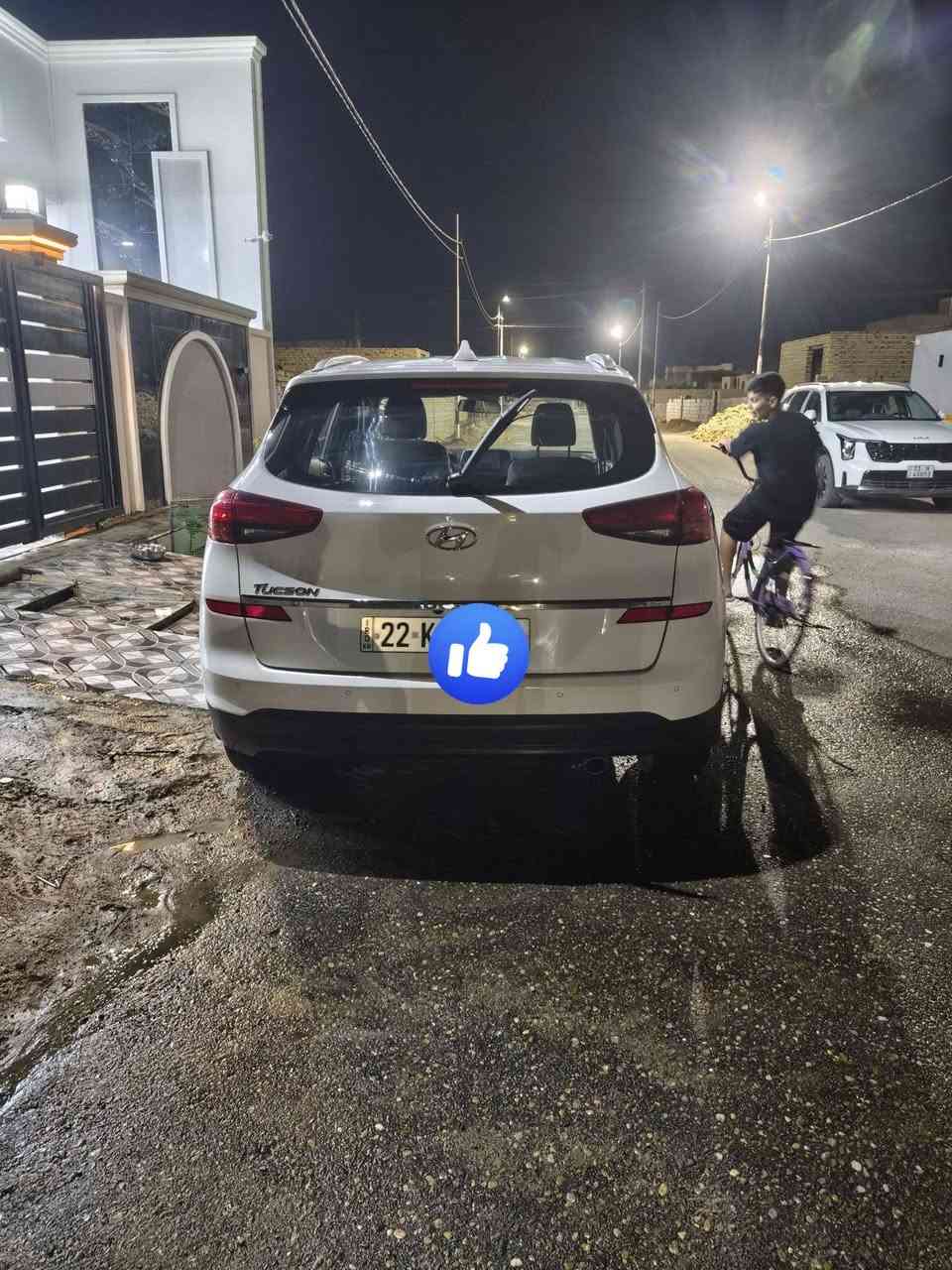 توسان ٢٠١٩
السيارة كفاله عامه ماعدا رصعه بالبنيد موجوده بالسونار 
تبريد جديد مكينه هزه جديده السيارة ب اسمي 
 گير  محرك كله مكفول 
كشن السايق كهربائي بصمة
تبريد ثلج سايد بريك بالرجل حساسات 
ماشية ٩٠ بعدها بحالة الوكاله 
‏‪***********‬‏
‏‪***********‬‏
سعرها ١٩٨ وبيها مجال

