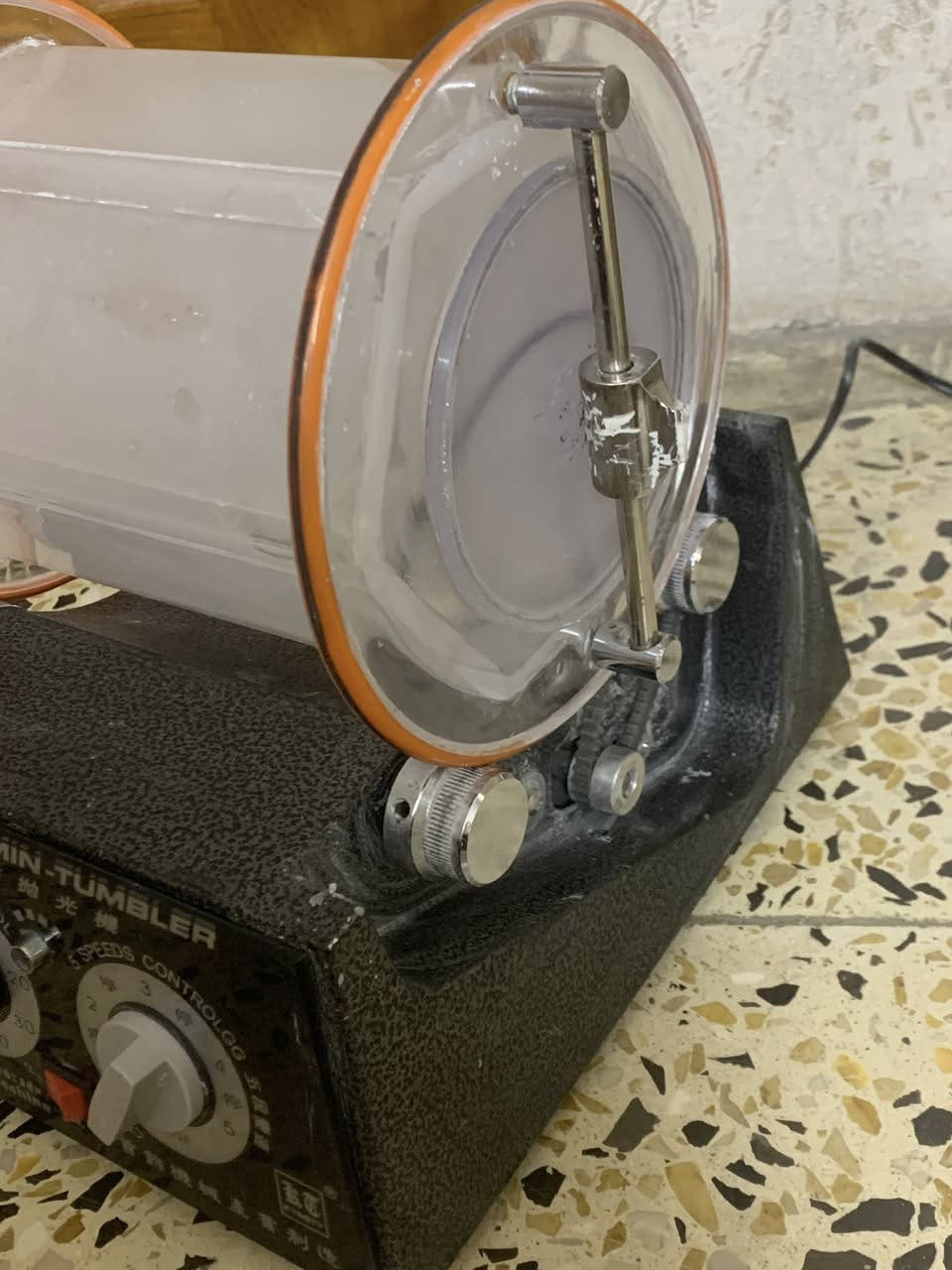اخوان جهاز غسل وتلميع الاحجار بيها فطر بالحافه بس صورتها الك من داخل الشيشه الفطر مامؤثر انطي سعر بما يرضي الله ثقيله وكبيره جدا


**إذا كنت صاحب هذا الإعلان وتريد حذفه لأي سبب، رجاءا أرسل رسالة إلى الدعم الفني**