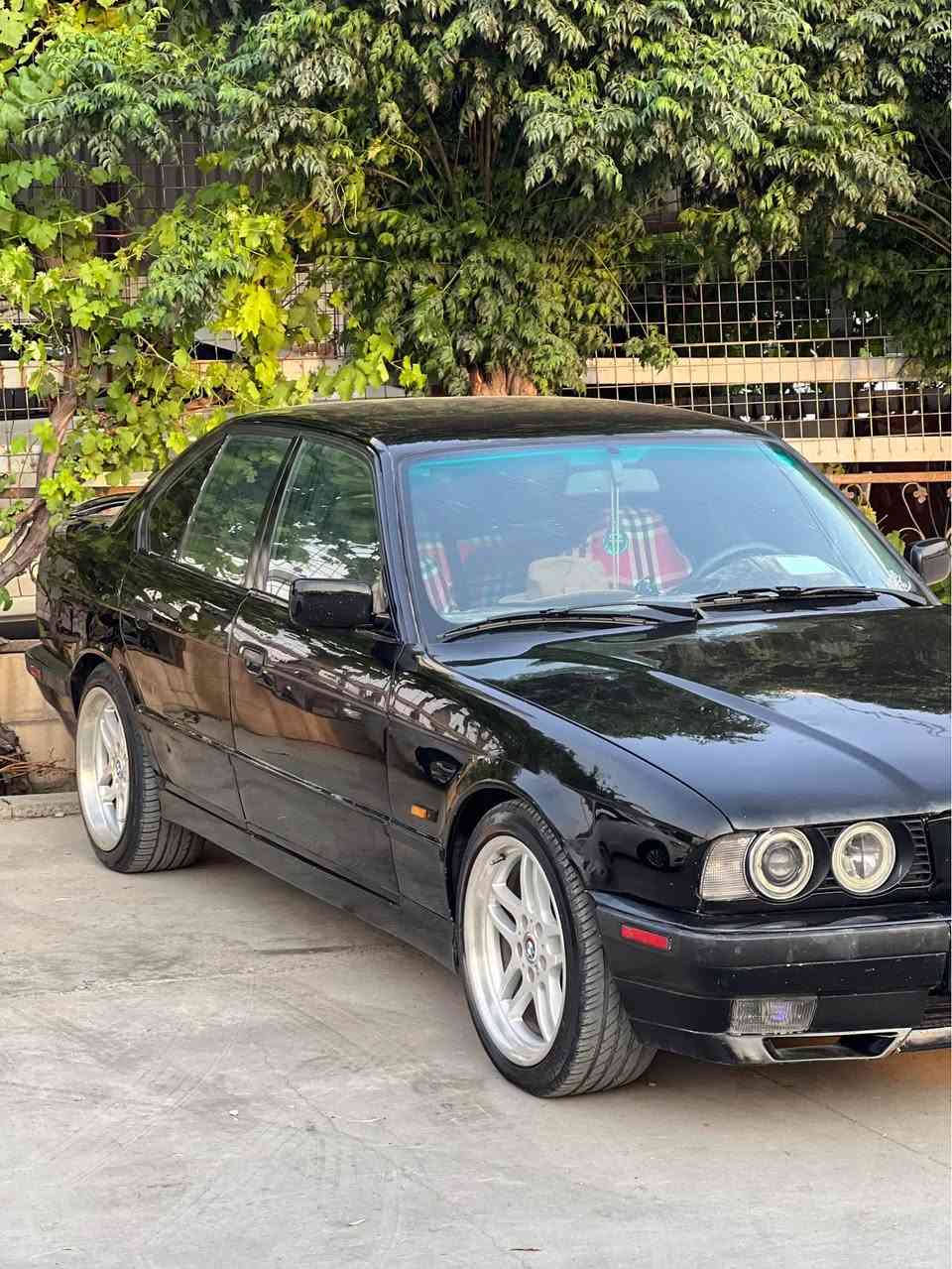 BMW 1995   520 بیلاد عادی 
سەنەوی رەقم تازە 2031
عام بۆیاخ بۆ جوانی بێ لێدران 
تەبریتوو گێرو مەکینە بەشەرت 
سعری 58 مەجال 
*********** شمشمل, السليمانية
