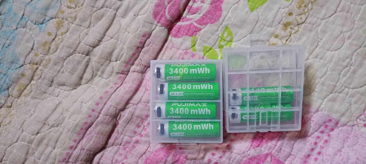 قاعده شحن بيها بطاريات جديدة لوك ليثيوم شحن  بيها بطاريات ريمونت 4 وقلم ساعه 4بيها اصليه سعرهم 30الف
وبطاريات قلم عدد6 شحن تابسي ام علبه سعرهم 15الف
• مكان حي عامل بغداد***********  واتساب
***********
