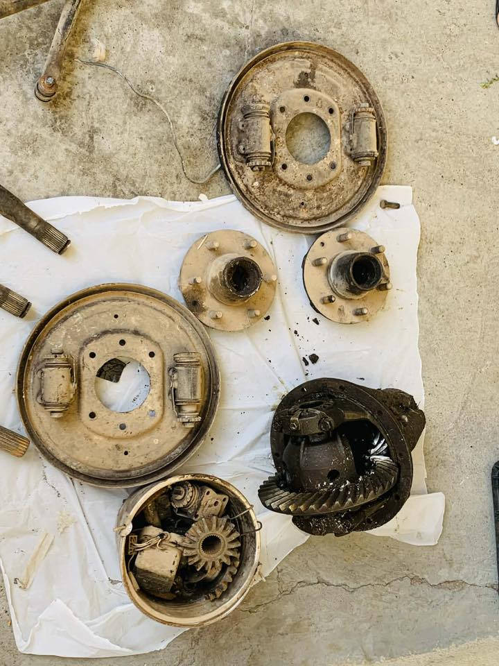 سڵاو بەڕێزان ئەکسل و شەفتی ستاوت ١٩٨٢ بۆ فرۆشتن 
***********
