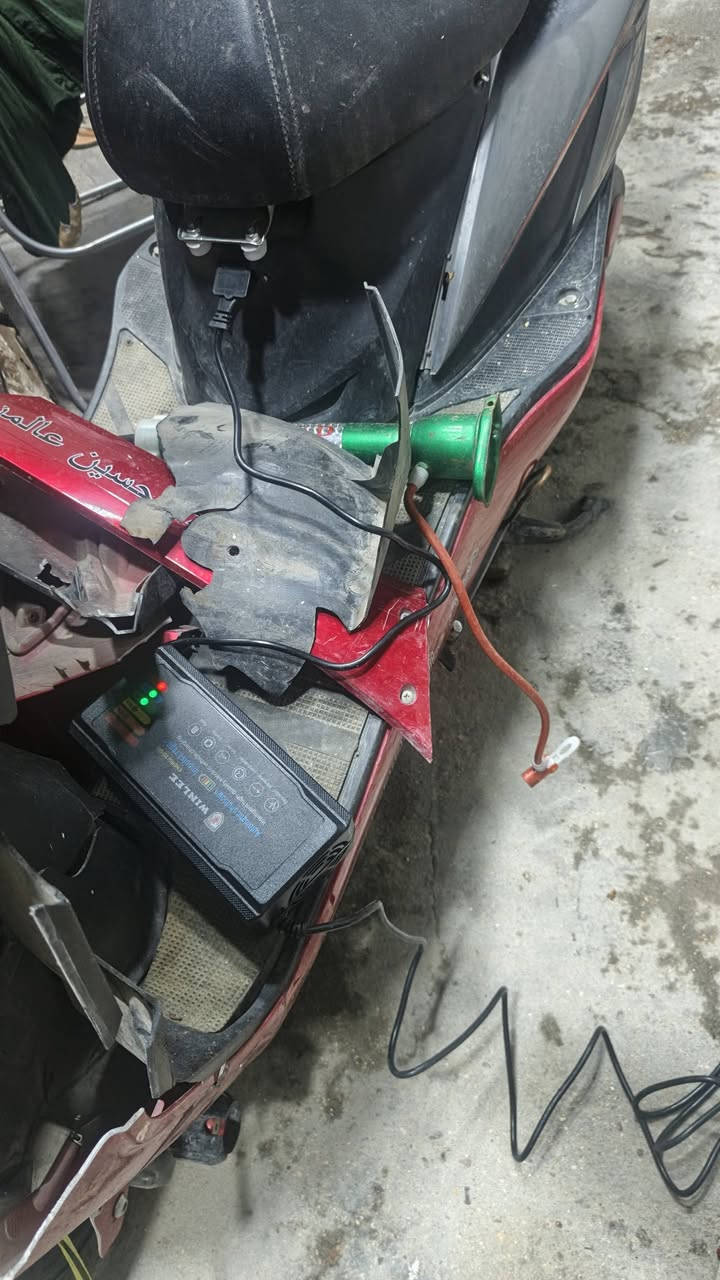 السلام عليكم
دراجه شحن سكنس موديل 2024
ملف 1500
6 بطاريات جديد شريط بلجيس مستخدمه اقل الشهر
دراجه شغاله  تحتاج تصليح بحم فقط
دراجه سويت بيهه حادث بجم فقط ابيعهه على حطتهه الي تفيده يراسلني
بغداد الدوره
‏‪***********‬‏
