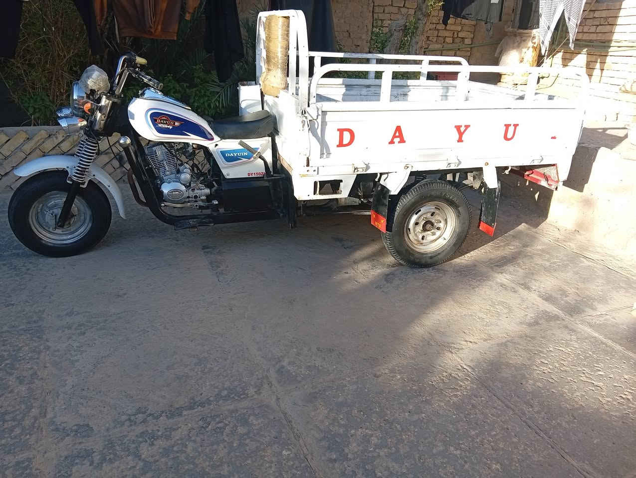 للبيع موديل 15اوراق أصولي شصي مكفول مكينه صار أقل شهر من شاده عوزه بس ضفيره وباتري  لمكان شطره ***********
