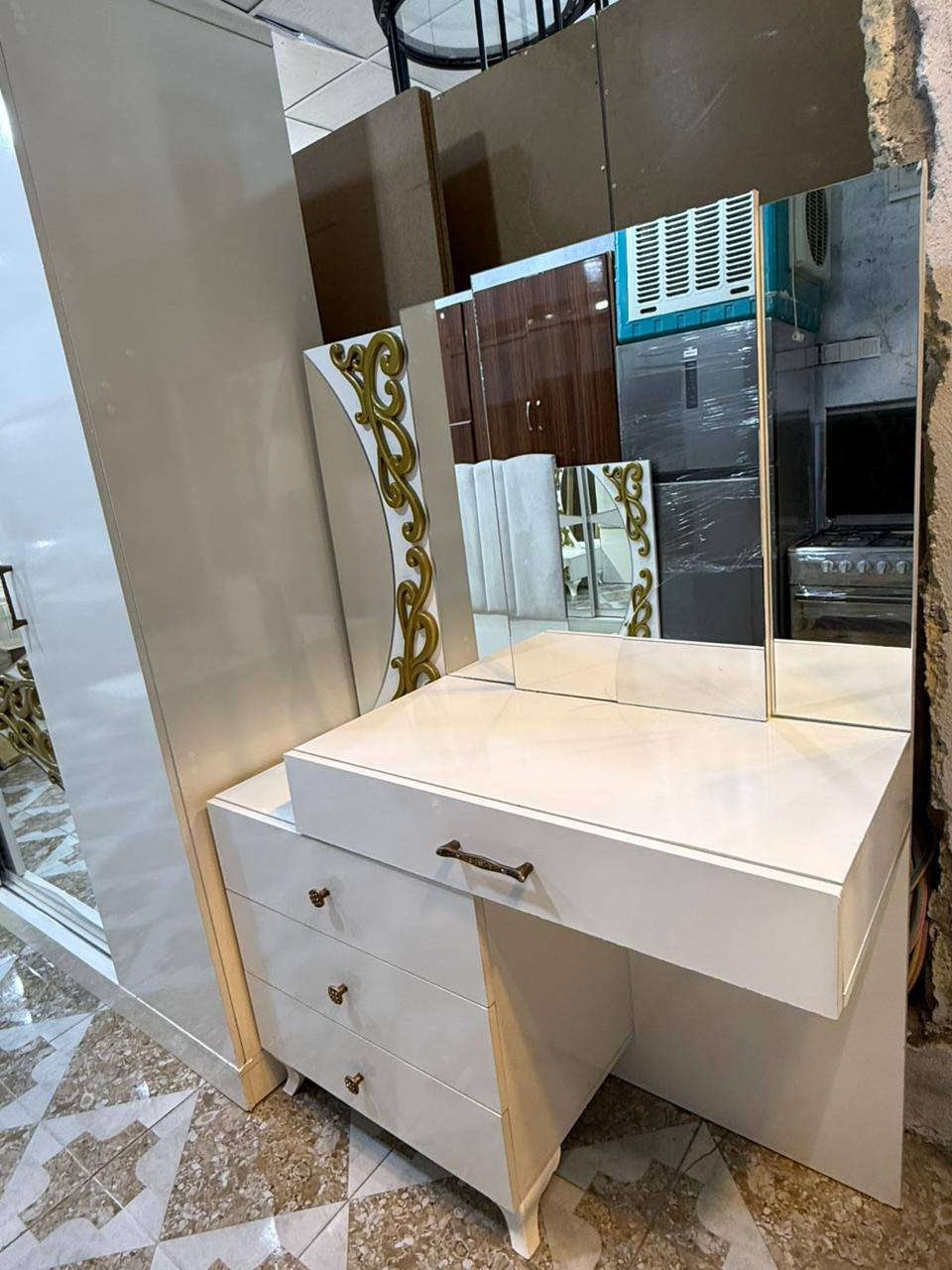 ناونيشان/سليماني كانيسپيكه  پيشانگاي مه ليك

سعري/٦٥٠  هه زار 

تاقم نوستني توركي به دؤشه كه وه /٧ پارجه /ماركه يه

قياسي /كانتؤر/٣مه تر دريژه/٢٣٠به رزه /٦٠ قوله 

سيسه مي /١٨٠  به /٢ مه تره 
زؤر  تايبه ته ماليدؤسته كه م به كار هاتوه

كانتؤري /٢ درگاي تاكو /٢  درگاي  سلايته

هه ربه ريزي خوازياره ئه تواني په يوه نديمان پيوه بكات

گه ياندنيشمان هه يه بؤ سه ر جه م شاره مان

***********  viber
