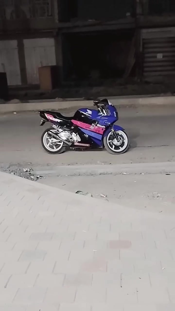 يالله السلام عليكم دراجه F2 دراجه خير من الله يعجز الوصف مكينه وكير وكهربائيات وكفرات كفاله أي عيب مابيه دراجه كامله وفول مكينه 600c جيب فيتر وفحص دراجه أجيت بيه من كركوك كلش حلوه مشيه رزنه فول سعر 19 وبيه مجال بسيط الشراي مو شراي لا تعبني وتعبك كمرك متفوع


**إذا كنت صاحب هذا الإعلان وتريد حذفه لأي سبب، رجاءا أرسل رسالة إلى الدعم الفني**