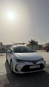 للبيع تيوتا كورلا موديل2023 لون ابيض صدفي خليجي شركه جيهان GLI  كفاله ...