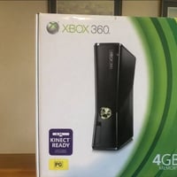 اكس بوكس 360 مستعمل نضيف ثنين يدات ب 100 بي مجال بسيط للمزيد من المعلو...