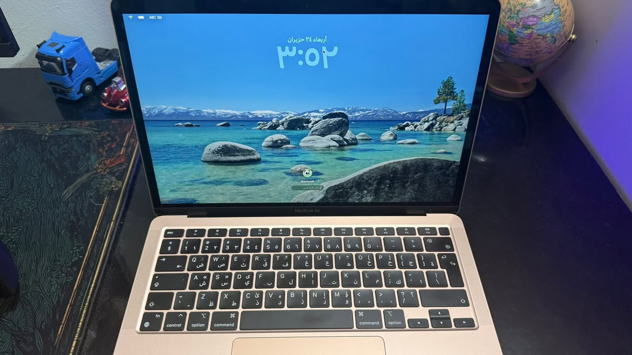 Macbook air M1
Storage 256gb

Memory 8gb

Battery 🔋 96 

مستخدم قليل كولش نضافتة ١٠٠ بالمية 

سعرة ٦٠٠ الف و بي مجال بسيط
للاستفسار : ***********
