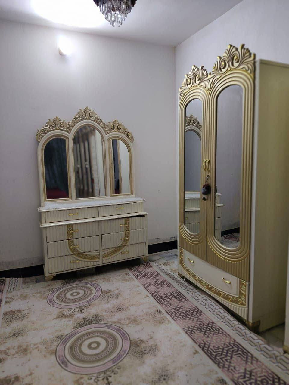 السلام عليكم
غرفه نوم للبيع 
عراقي 
خشب صاج السعر مليونين وربع وبيها مجال 
مكلف بل نشر الرقم ***********
