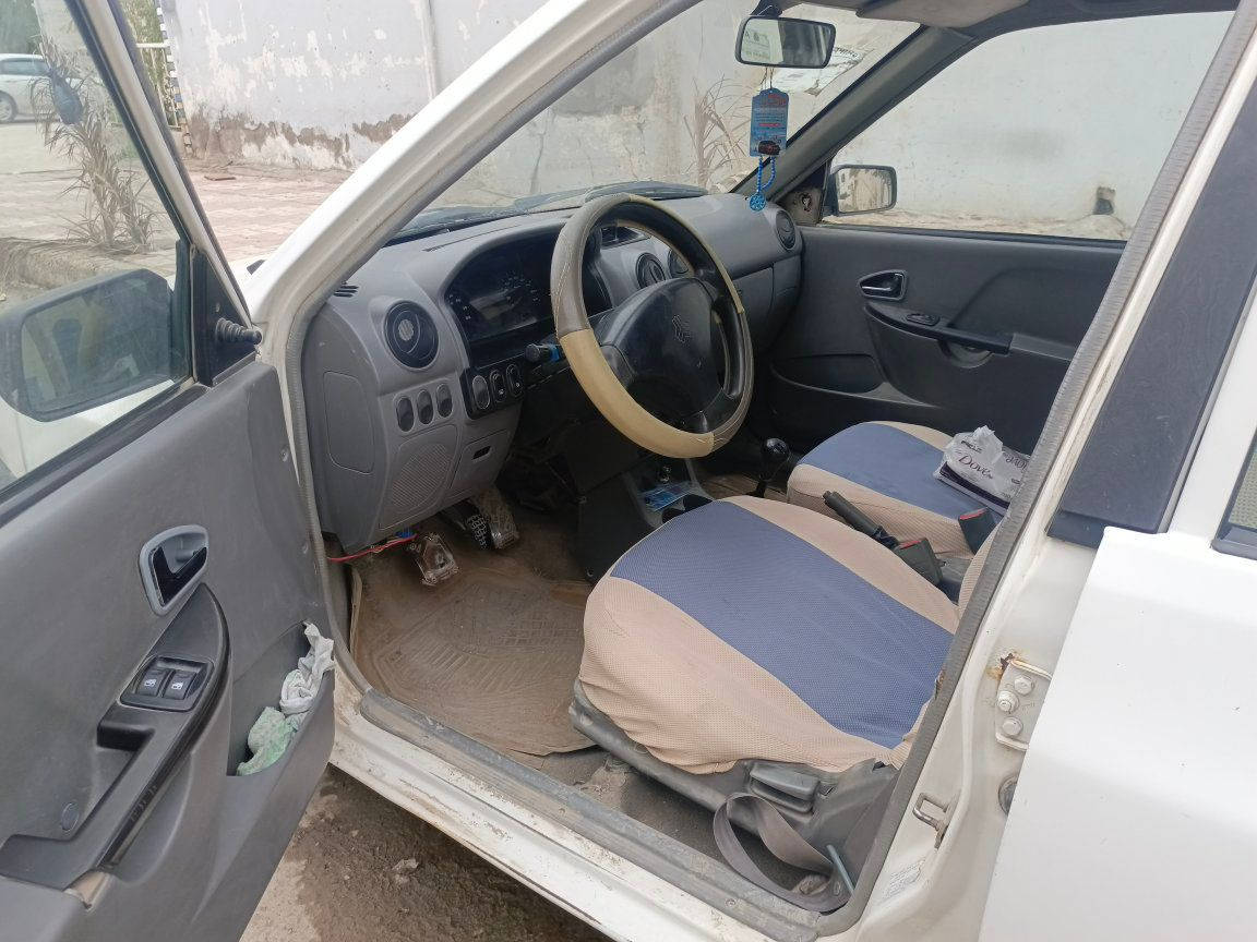 السلام عليكم سايبا موديل 2012 لون أبيض رقم بغداد  
بس بيه خياسات دوسات فقط والباقي كل يشتغل تجي وتشوف بعينك واني حاضر الك 
سعر 35 ورقة أو بيه مجال 
رقم ***********
العنوان بعقوبة
