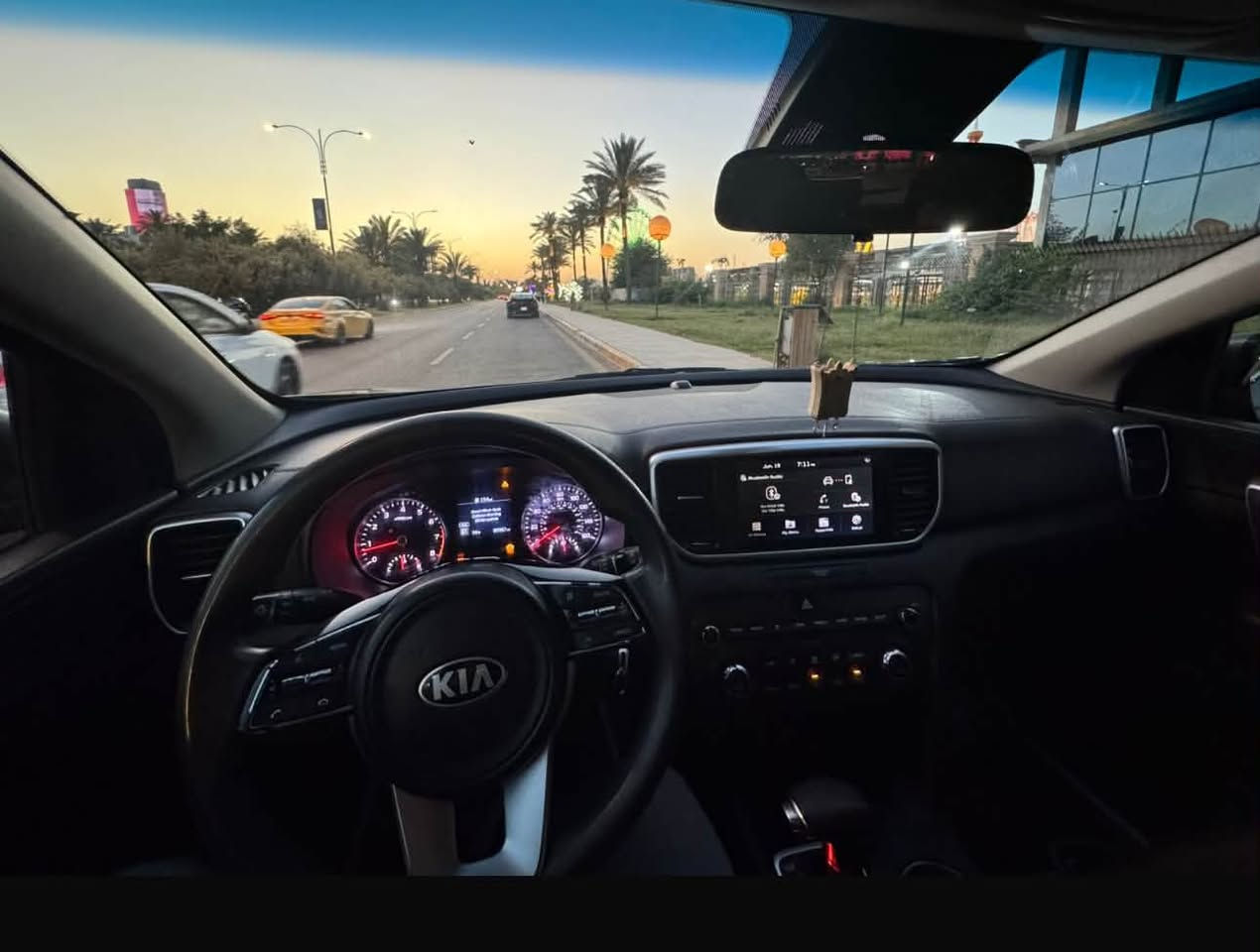 السلام عليكم
سبورتج 2020 للبيع
وارد امريكي ضرر خفيف 
مواصفات lx تبريدها فول 
نضيفه جدا جدا ماشيه ٣٥ السعر 155$رقمها بغداد. اتصال على رقم ***********
