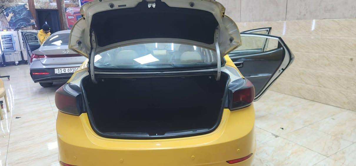 سلام عليكم
النتره البيع موديل 2016
أمريكي بيها جاملغ مبدل اليمن أو سنويه 26شهر 10تخم تاير مكينه 1800
رقم بغداد تحويل مباشر مكان السياره بغداد حي نصر بيع او مراوس
سعر 115او بيه مجال 
الاستفسار ***********
